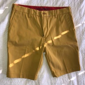 Levi’s Sta-Prest Gold Shorts W33